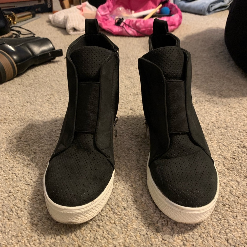 Platform sneakers